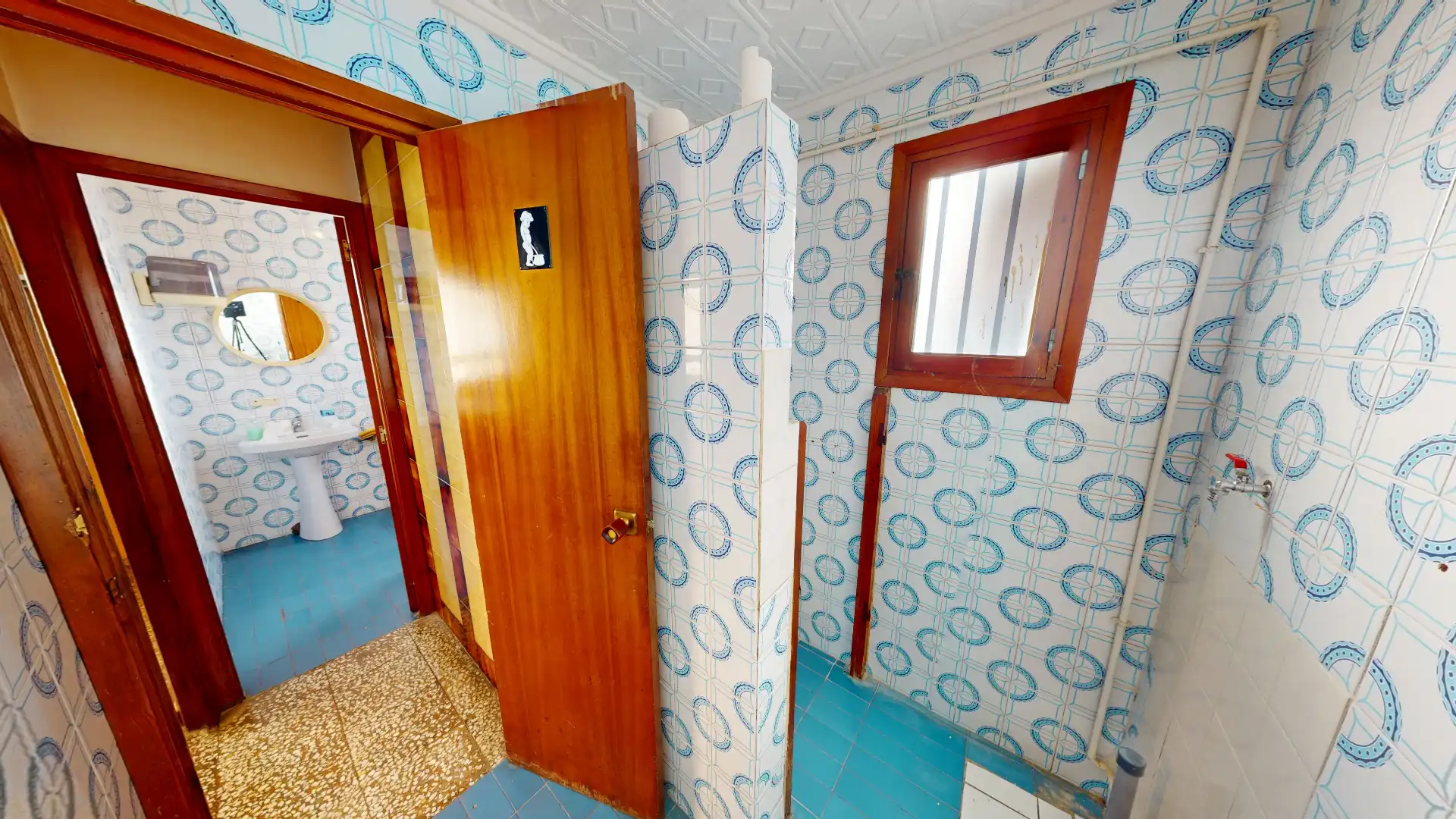 Bathroom of Commercial properties for sale in Busot  with Air Conditioner and Furnished