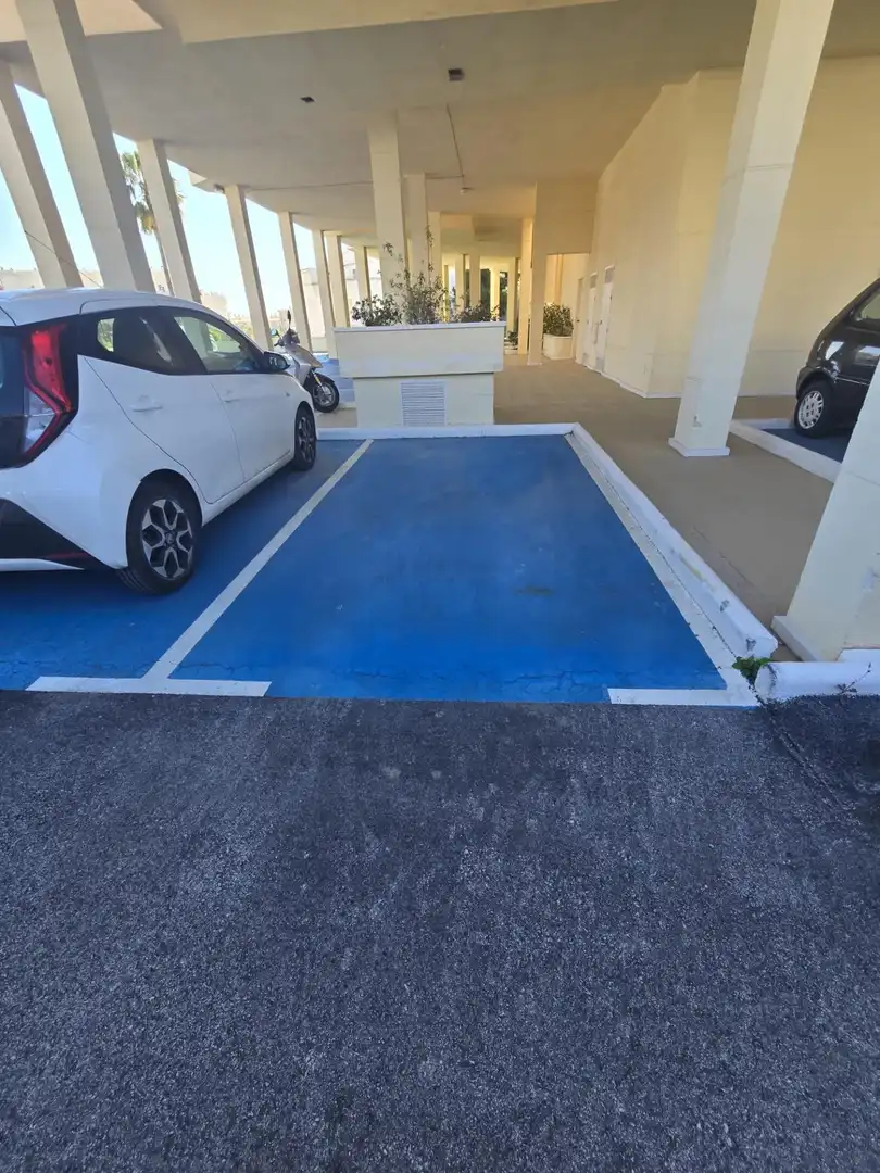 Aparcament de Pis en venda en Torremolinos amb Terrassa, Moblat i Piscina comunitària