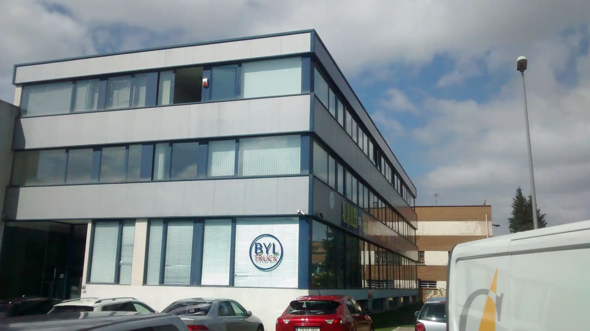 Vista exterior de Oficina de alquiler en Ezcabarte con Aire acondicionado