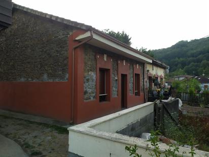 Vista exterior de Casa adosada en venda en Langreo