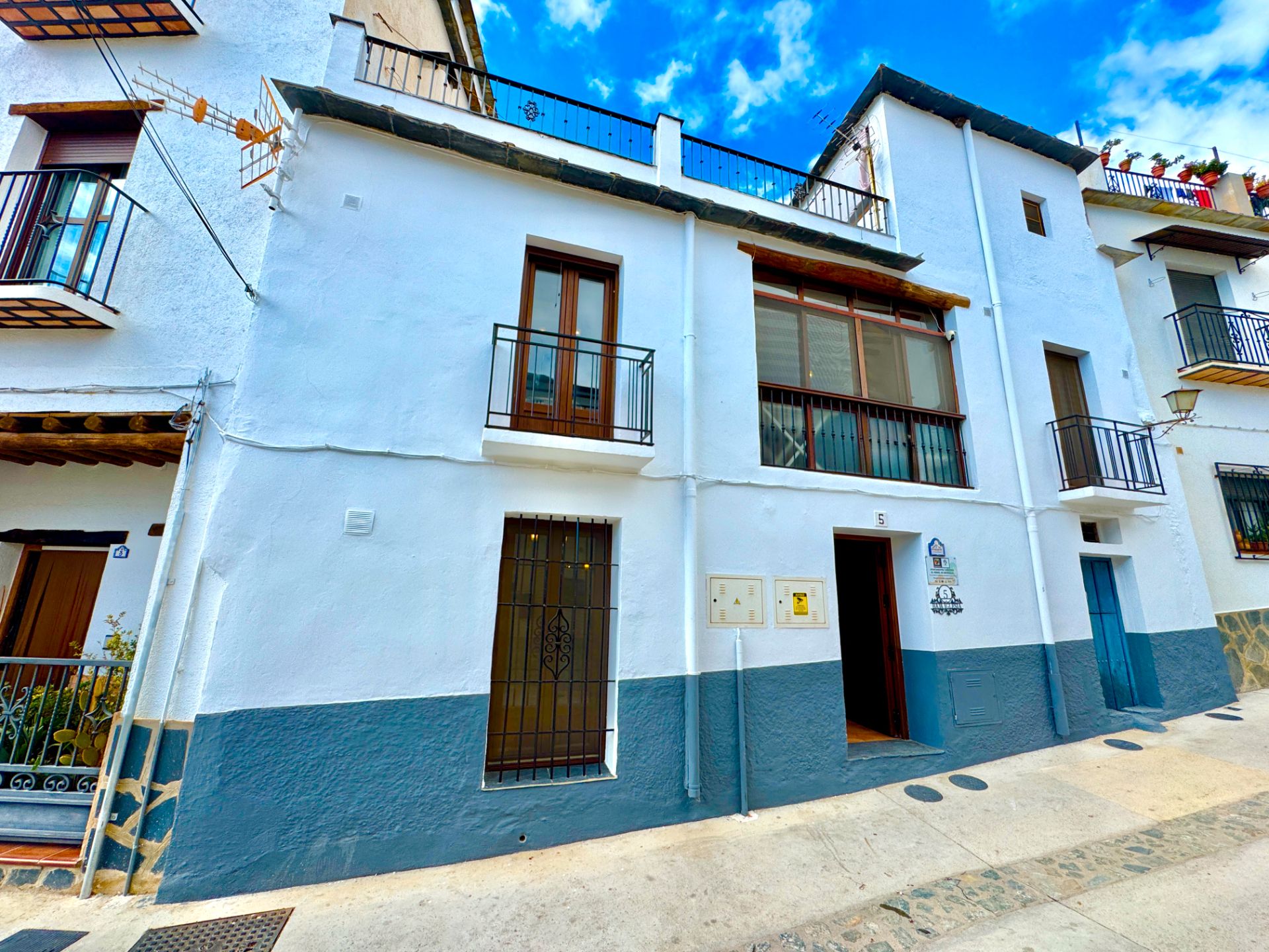 Exterior view of Building for sale in Bérchules