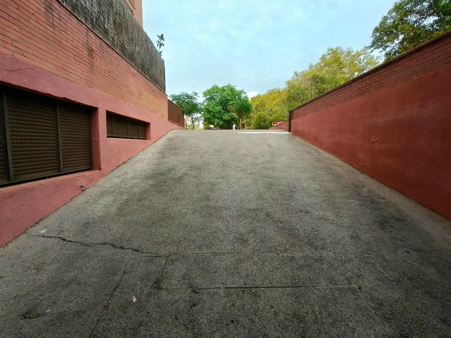 Parkplatz von Garage zur Miete in Sant Martí