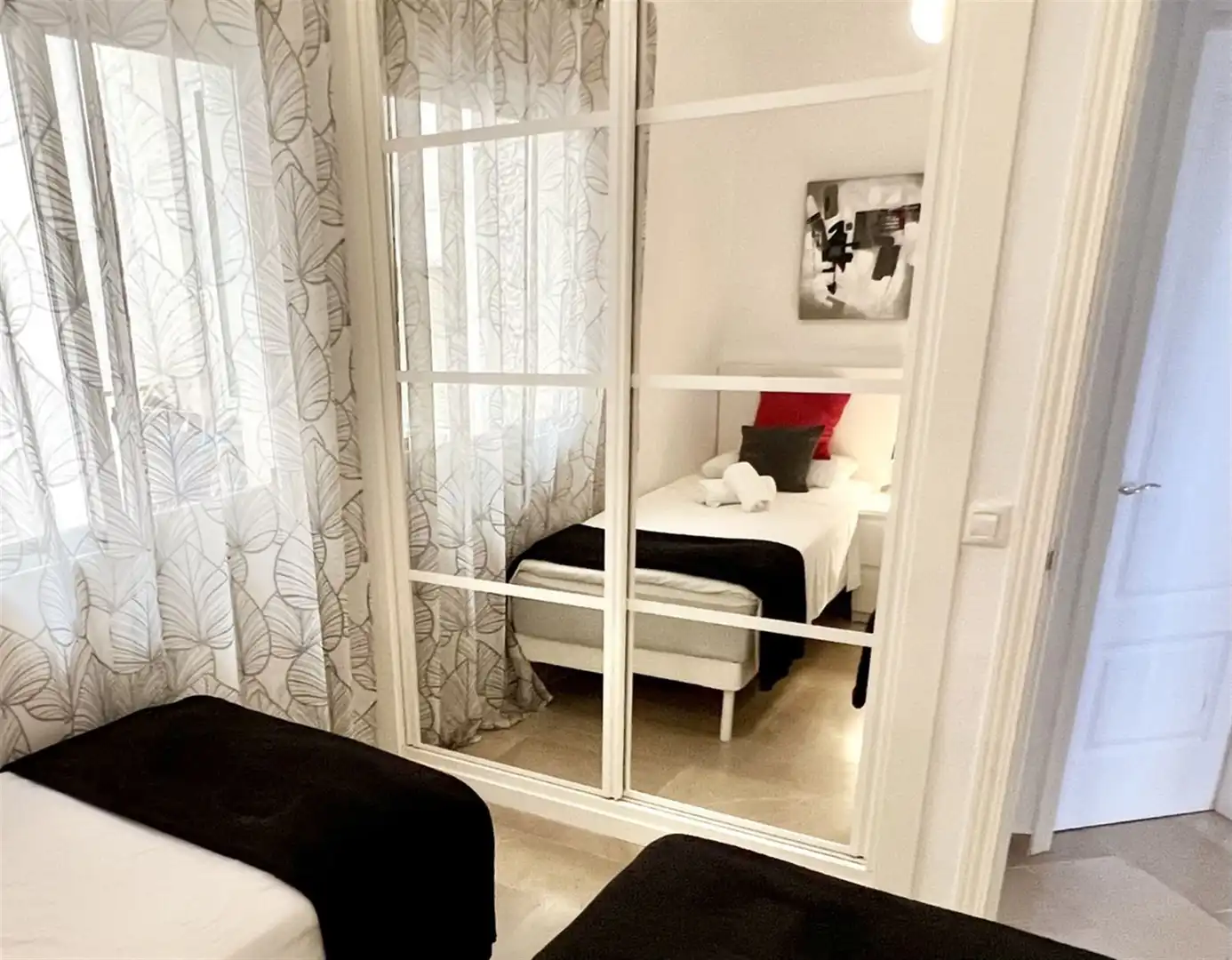 Dormitori de Apartament en venda en Estepona amb Aire condicionat i Terrassa
