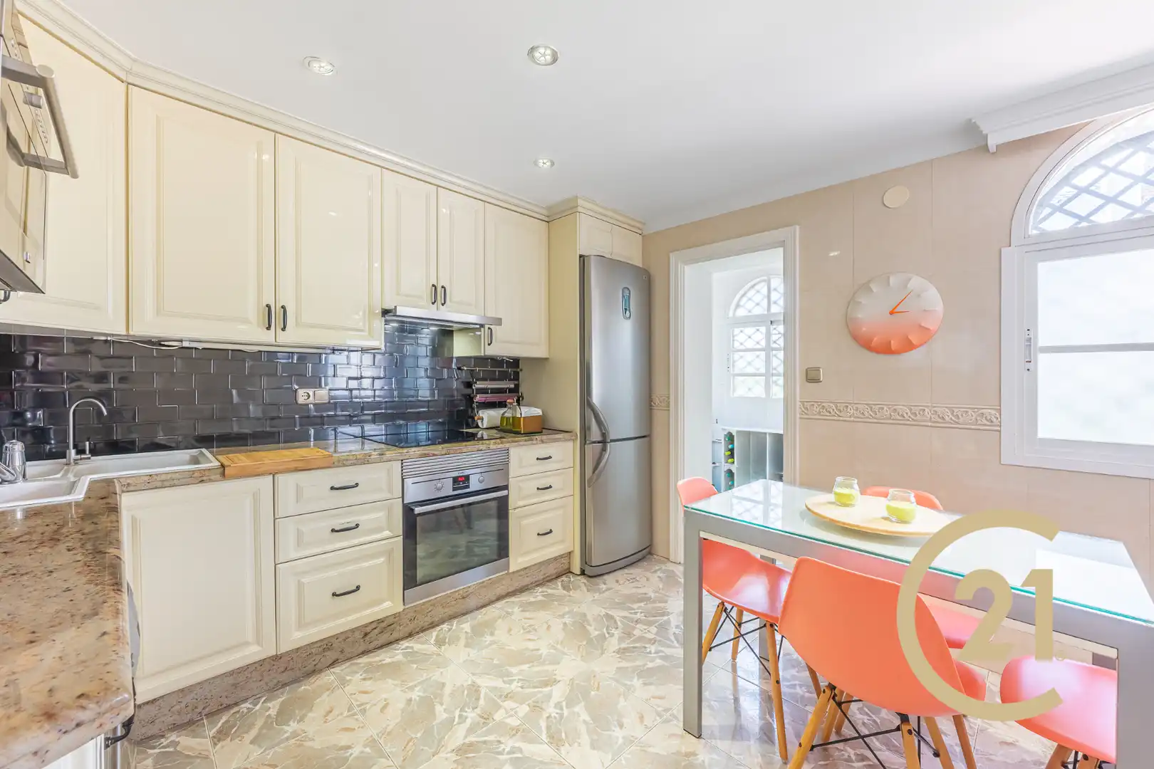 Cocina de Casa adosada en venta en Marbella con Aire acondicionado, Terraza y Piscina comunitaria