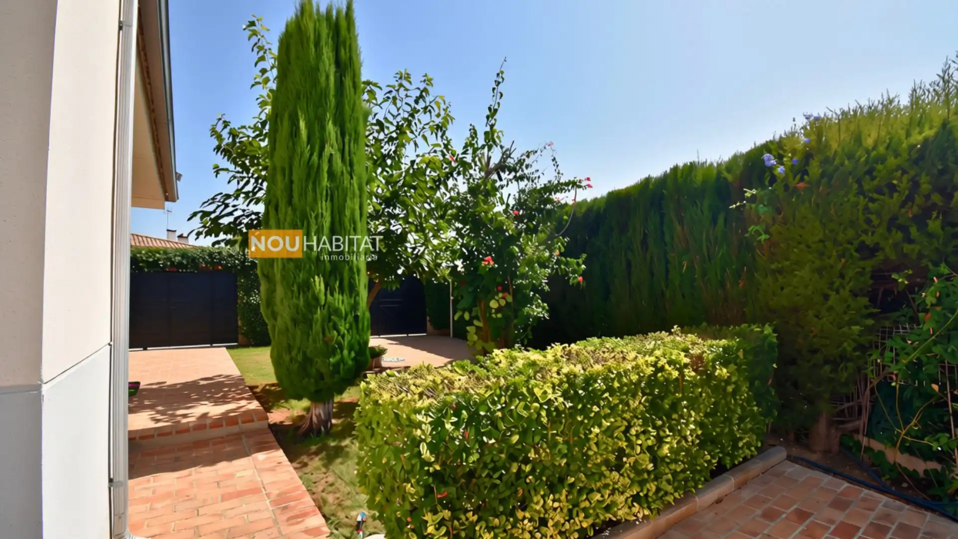 Casa aparellada amb piscina en venda a Montserrat, imagen 38