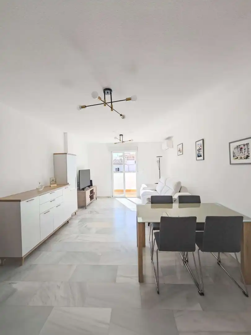 Sala d'estar de Àtic en venda en Vélez-Málaga amb Terrassa i Piscina