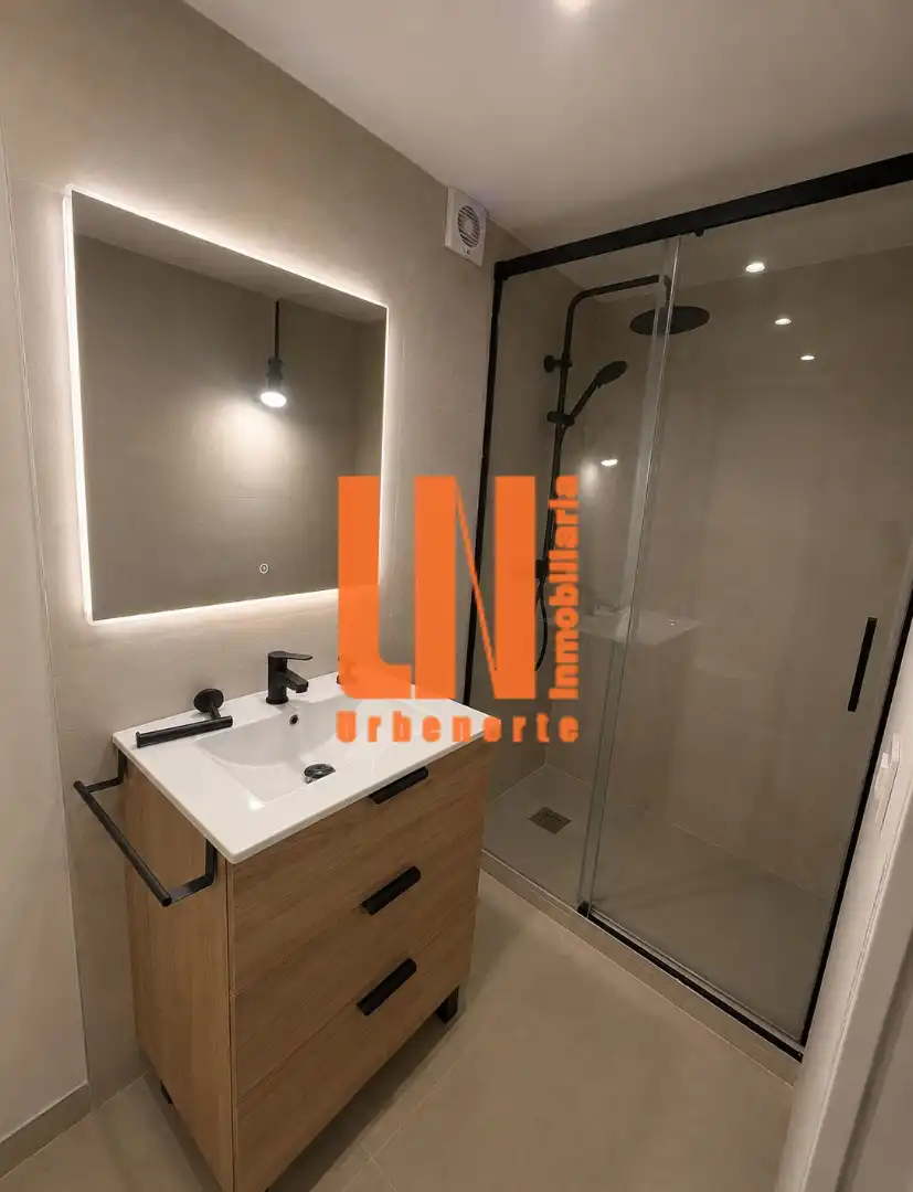 Bathroom of Apartments for rent in Villanueva de la Cañada  with Heating, Private garden and Furnished