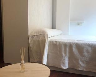 Dormitori de Apartament en venda en Vigo  amb Calefacció, Terrassa i Moblat