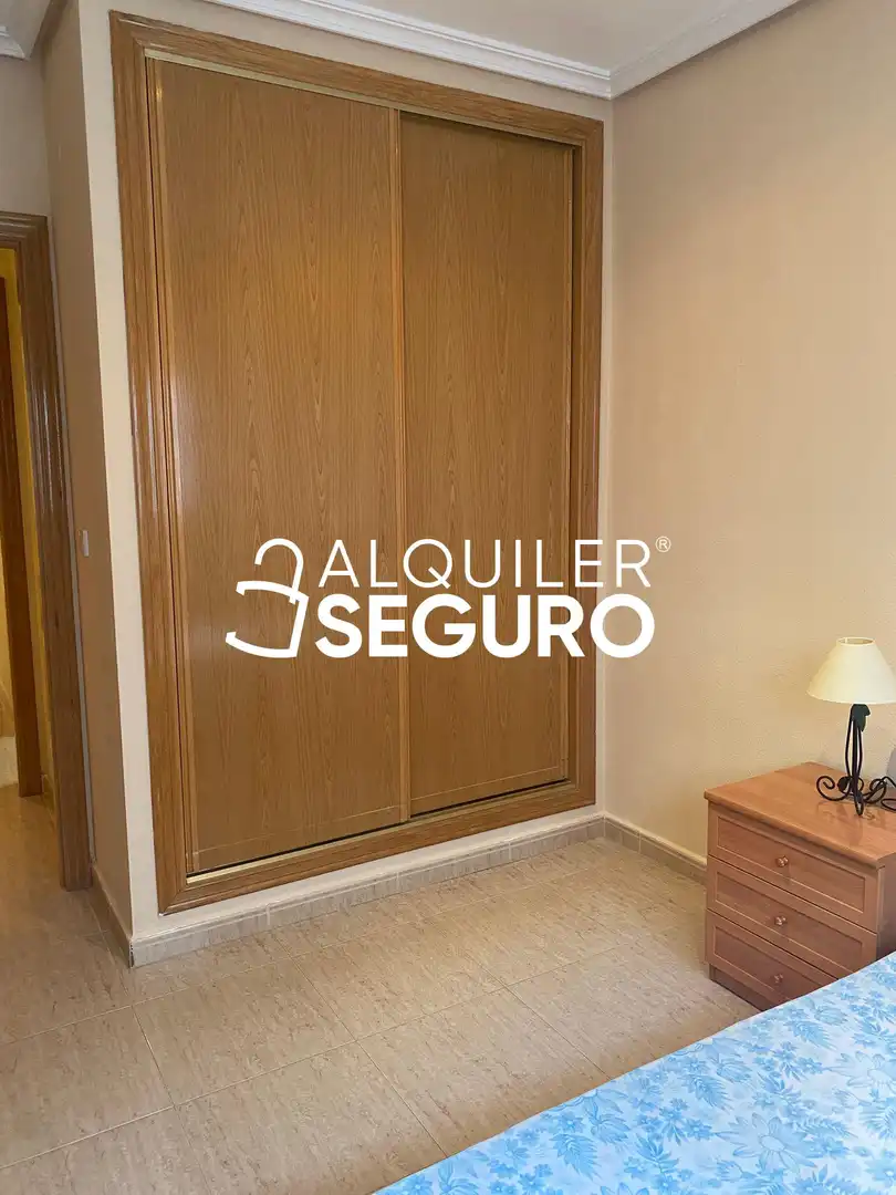Habitación de Piso de alquiler en Murcia con Aire acondicionado y Amueblado