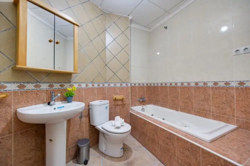 Baño de Casa adosada en venta en Rojales con Aire acondicionado, Terraza y Amueblado