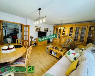 Living room of Flat for sale in  Toledo Capital