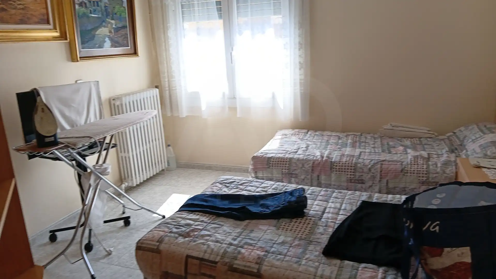 Dormitori de Casa o xalet en venda en Olot amb Aire condicionat, Calefacció i Terrassa