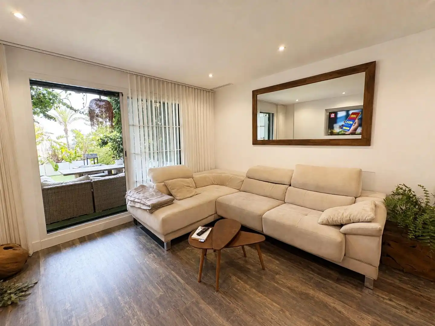 Sala d'estar de Casa adosada en venda en Finestrat amb Aire condicionat, Calefacció i Jardí privat