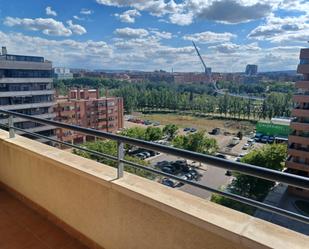 Exterior view of Attic to rent in  Zaragoza Capital  with Air Conditioner, Heating and Terrace