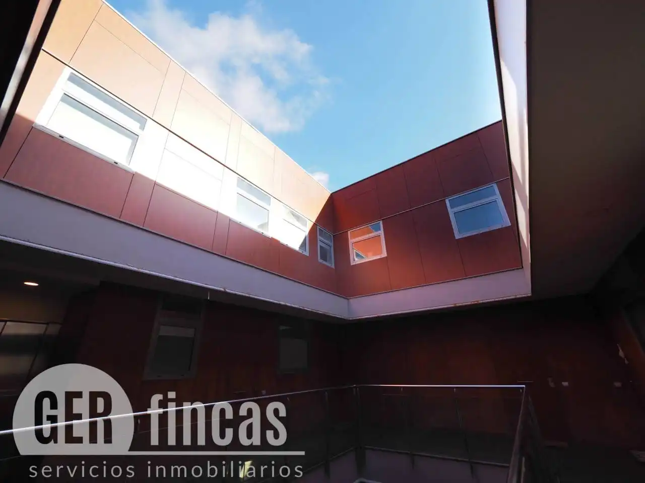 Außenansicht von Maisonette zum Verkauf in Terrassa mit Klimaanlage, Heizung und Parkett