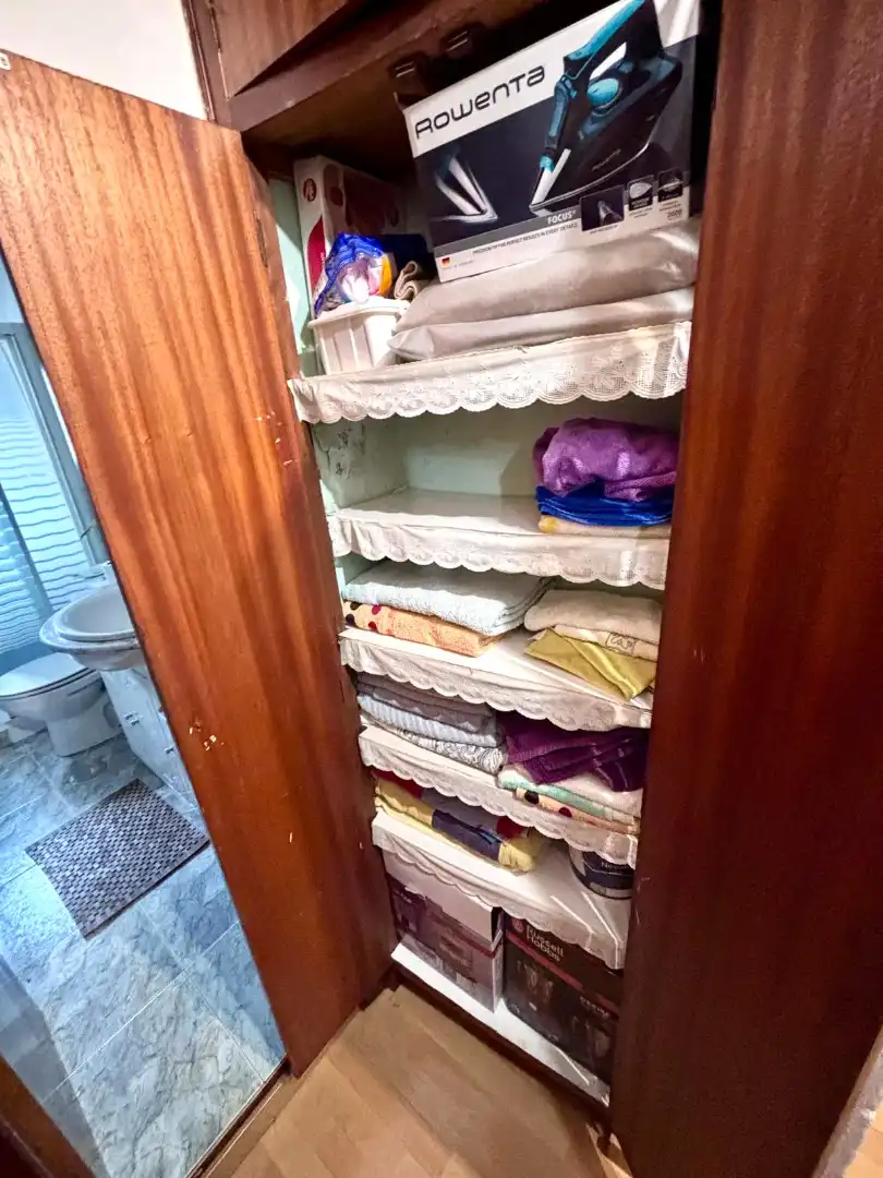 Schlafzimmer von Wohnung zum Verkauf in Gijón  mit Parkett, Möbliert und Ofen