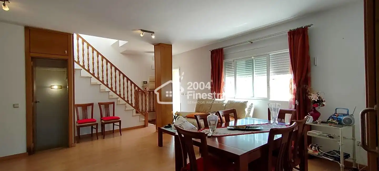 Sala d'estar de Casa o xalet en venda en Finestrat amb Aire condicionat, Terrassa i Piscina