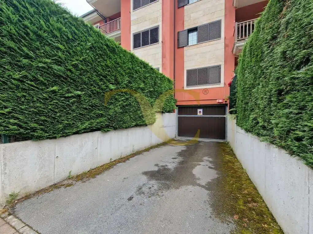 Parking de Piso en venta en Llanes con Calefacción, Terraza y Amueblado