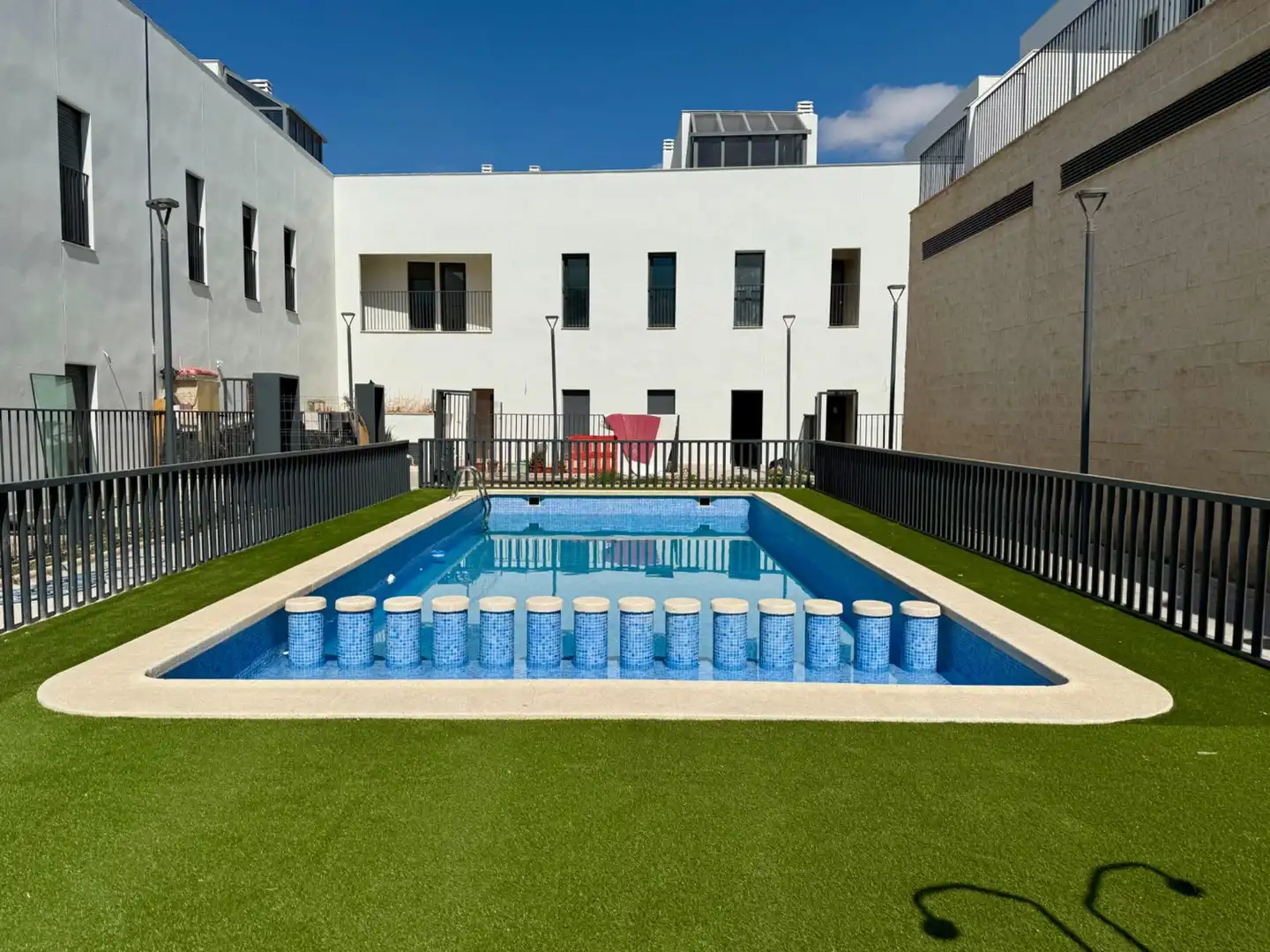 Pis amb piscina en venda a RONDA PONIENTE 6