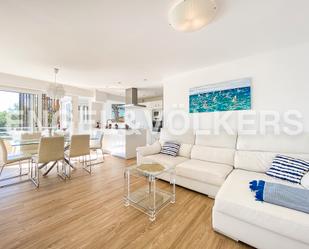 Sala d'estar de Apartament de lloguer en  Valencia Capital amb Aire condicionat, Calefacció i Parquet