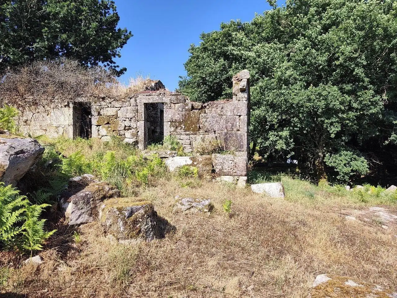 Vista exterior de Finca rústica en venda en Redondela amb Calefacció i Jardí privat