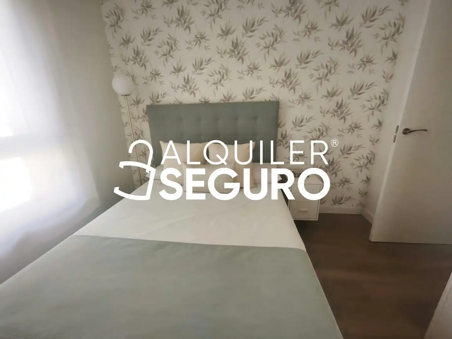 Bedroom of Flat for rent in Zaragoza  with Air Conditioner, Heating and Furnished