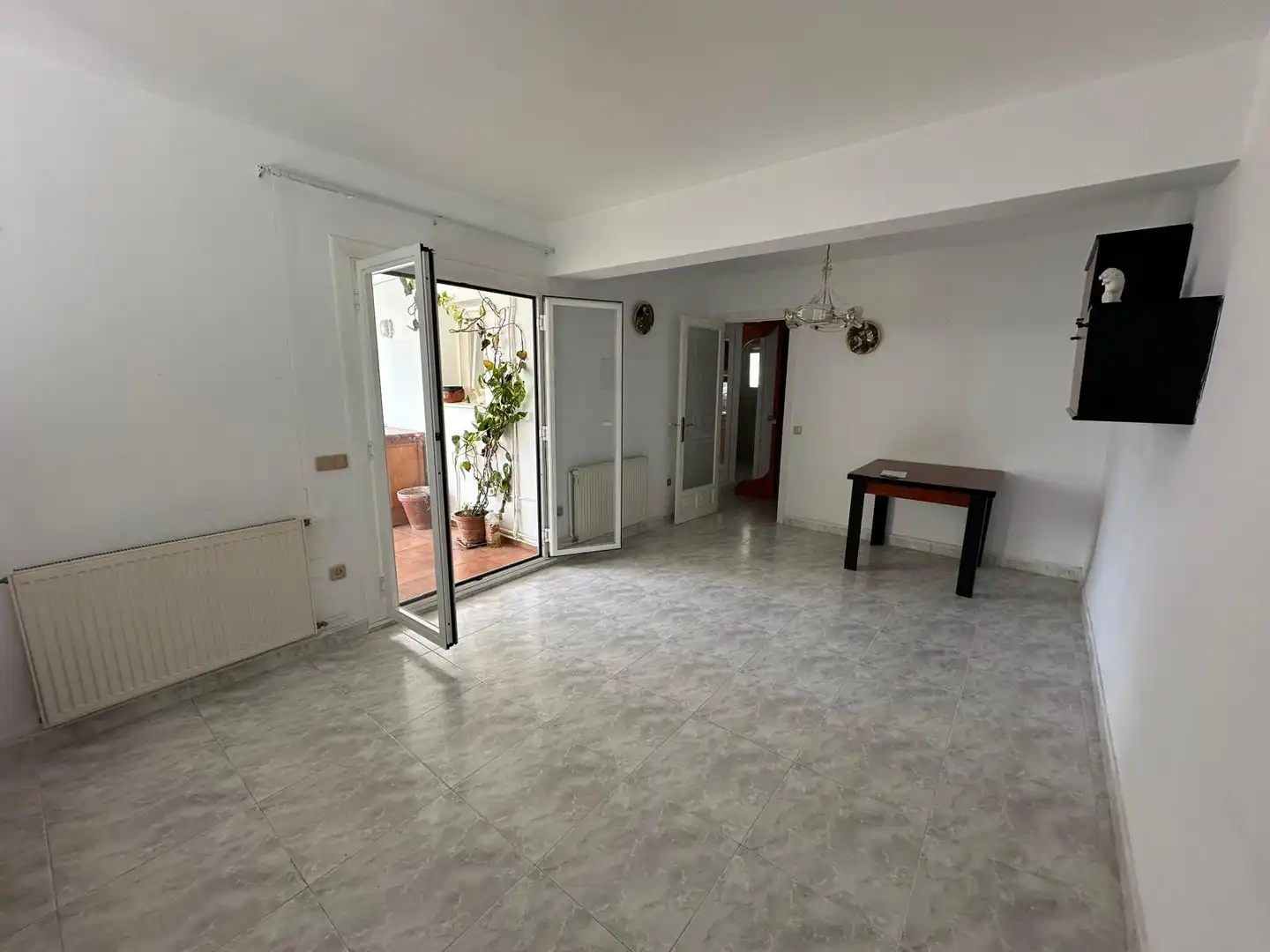 Sala de estar de Piso en venta en Roses con Calefacción, Terraza y Horno