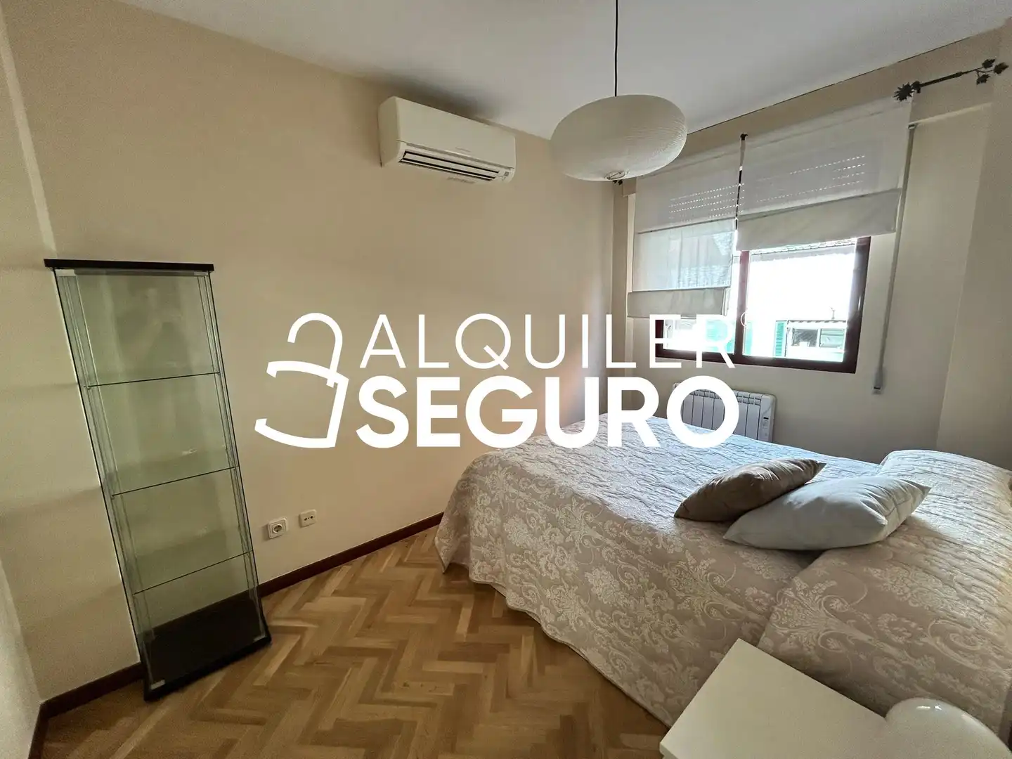 Habitación de Piso de alquiler en Madrid con Aire acondicionado, Calefacción y Amueblado