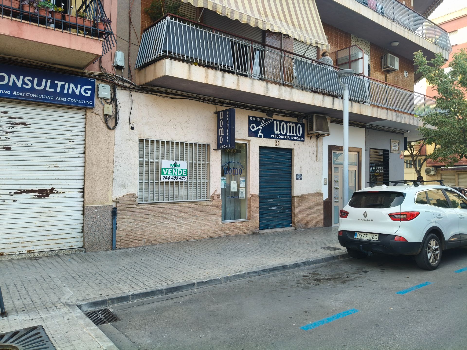 Premises for sale in Gandia  with Air Conditioner and Furnished