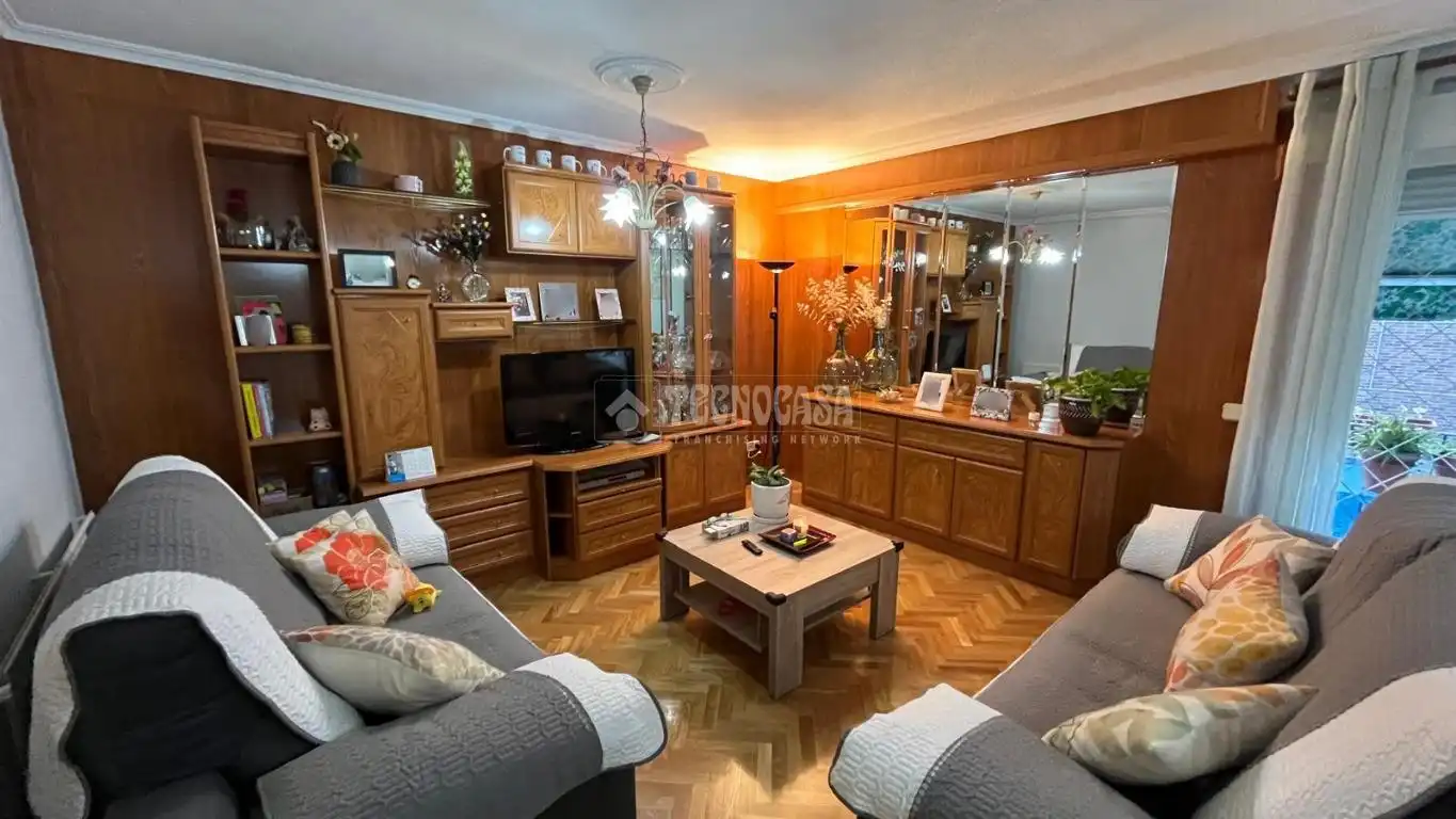Sala d'estar de Pis en venda en San Fernando de Henares amb Calefacció i Parquet