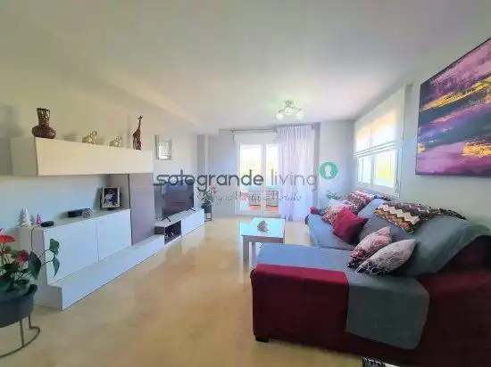 Apartment with pool for sale in La Duquesa, imagen 2