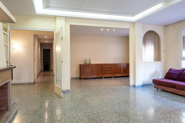 Piso en Venta en Calle HERRERO en Hospital - Plaza del Real