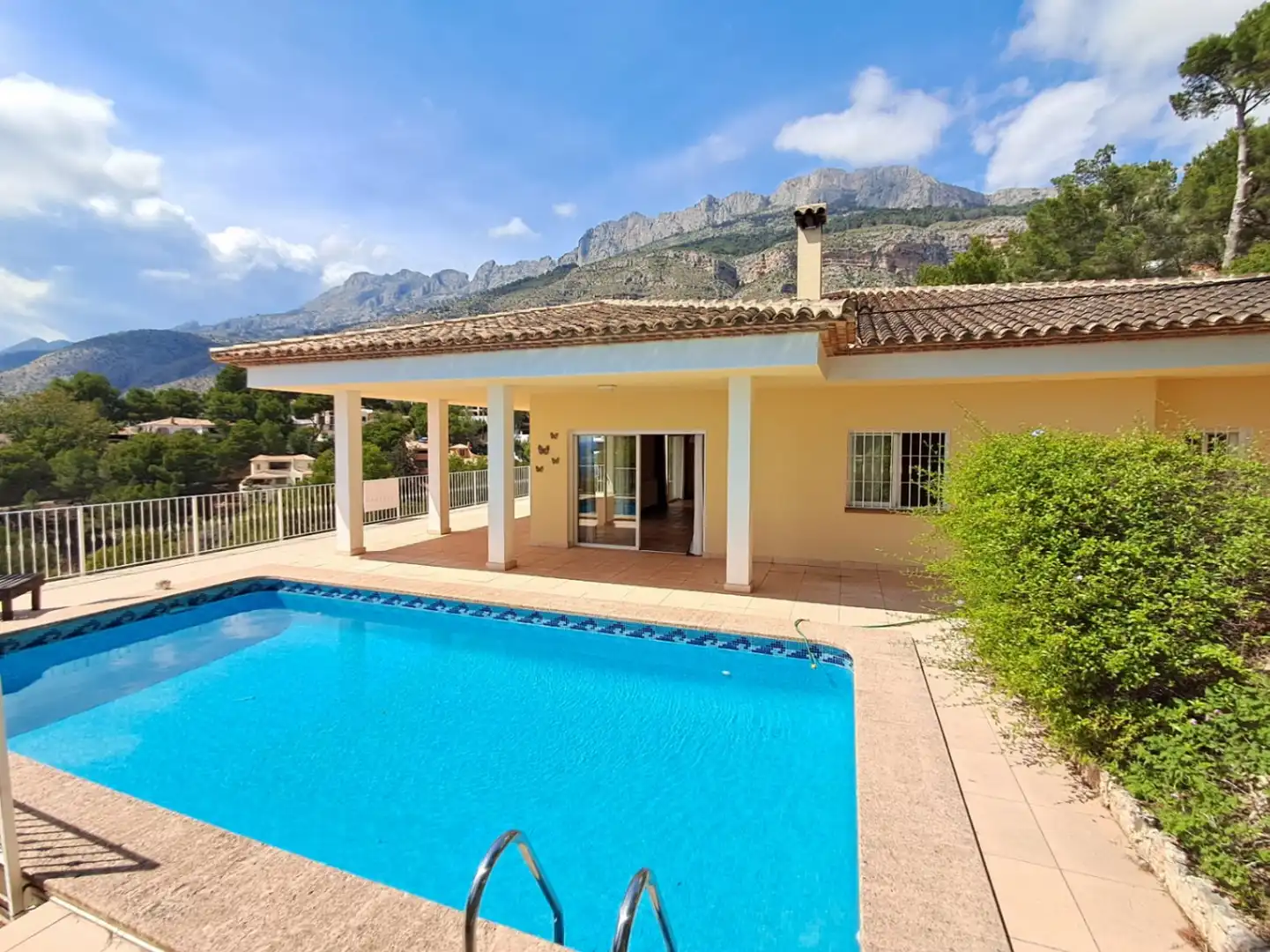 Vista exterior de Casa o chalet en venta en Altea con Aire acondicionado, Calefacción y Jardín privado