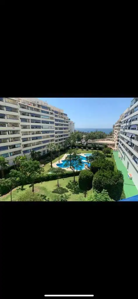 Apartamento de alquiler en Los Jardines de Marbella - La Ermita
