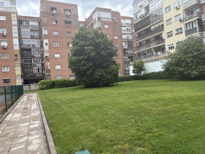 Garden of Flat to rent in  Madrid Capital  with Air Conditioner, Heating and Furnished