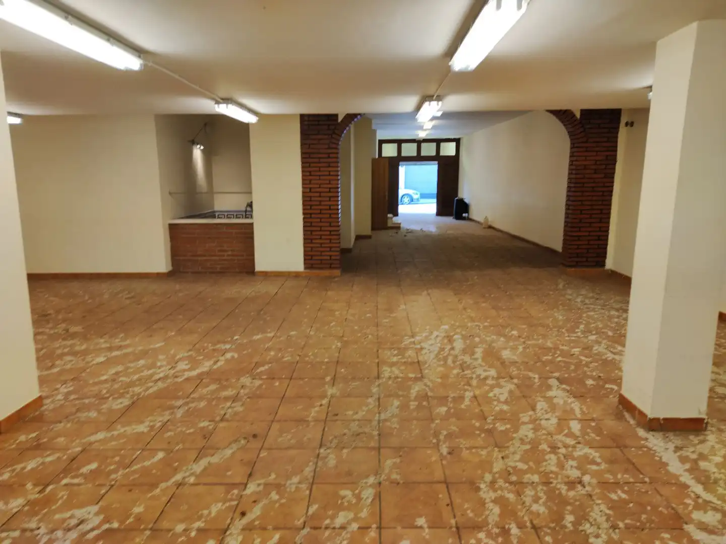 Local comercial en venda a CALLE DEL CONFLENT S/N, imagen 2