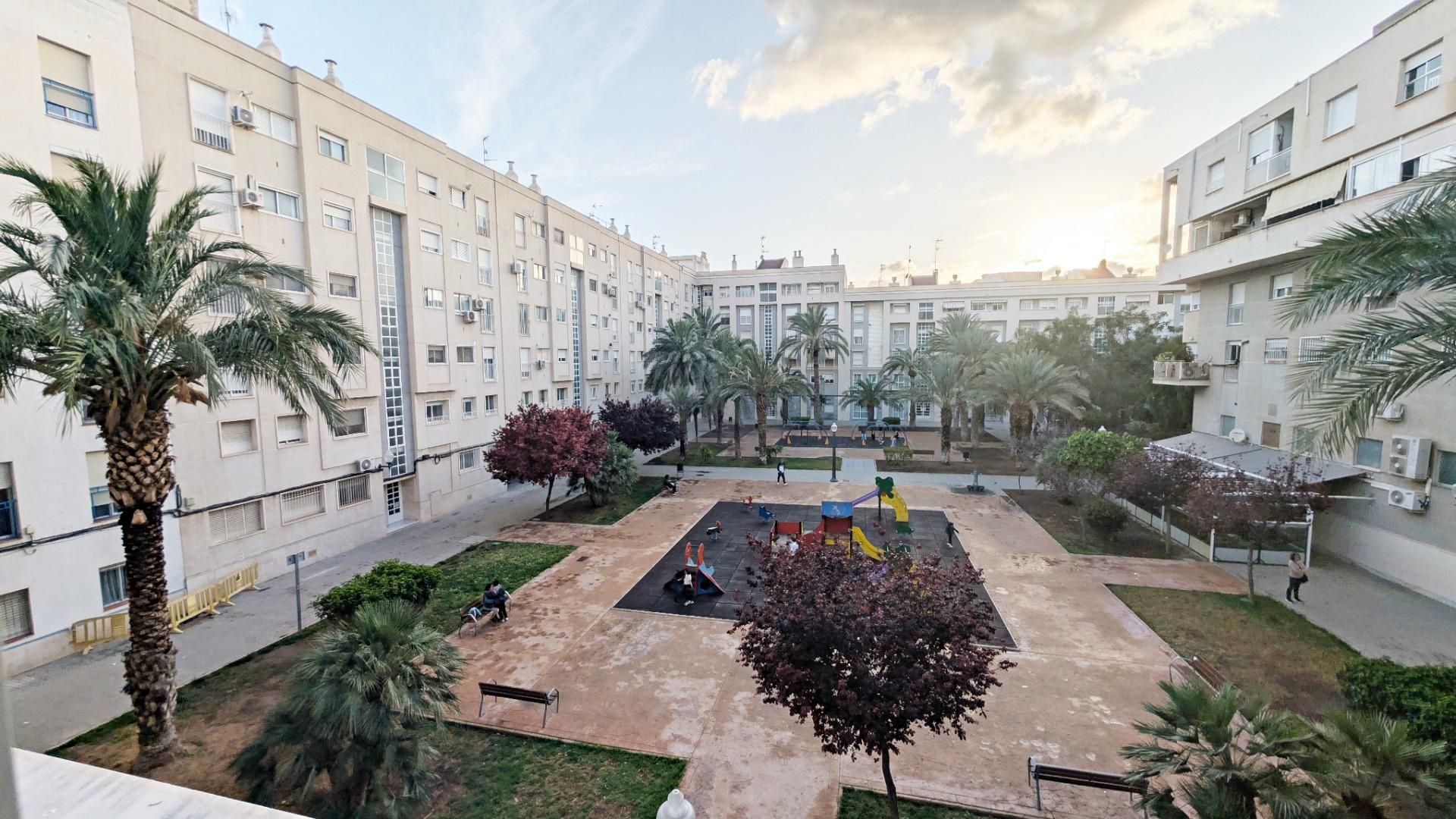 Vista exterior de Pis en venda en Elche / Elx amb Aire condicionat, Calefacció i Terrassa