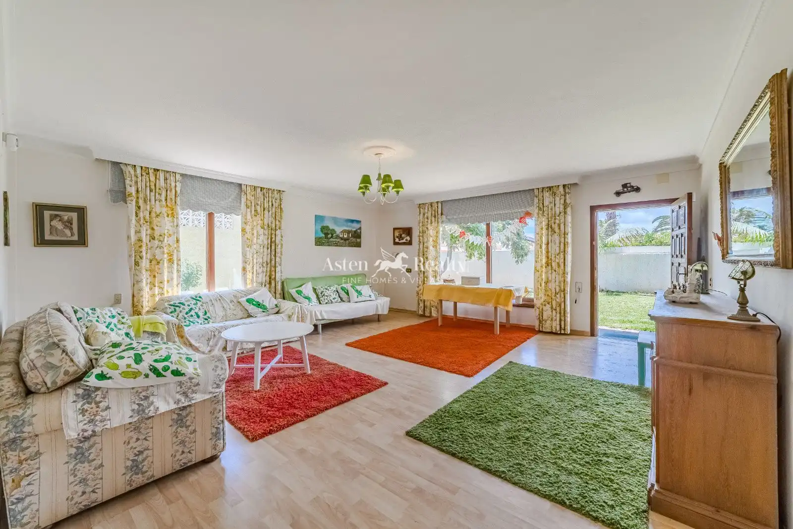 Living room of Houses for sale in San Cristóbal de la Laguna  with Terrace, Furnished and Alarm