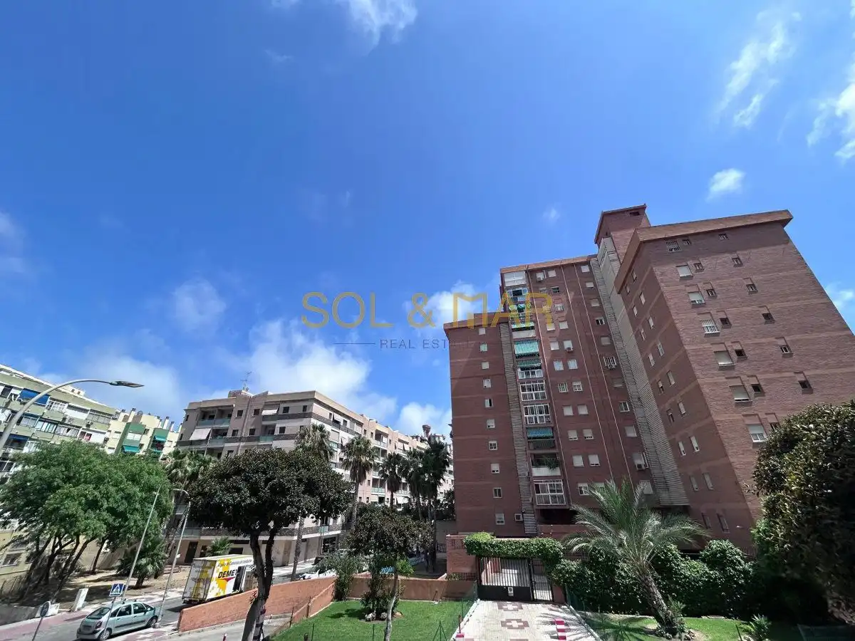 Vista exterior de Piso en venta en Torremolinos con Calefacción, Terraza y Amueblado