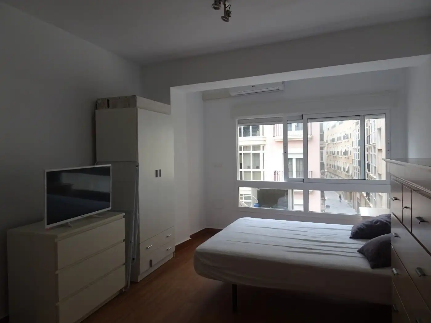 Dormitori de Pis de lloguer en Cartagena amb Aire condicionat i Moblat