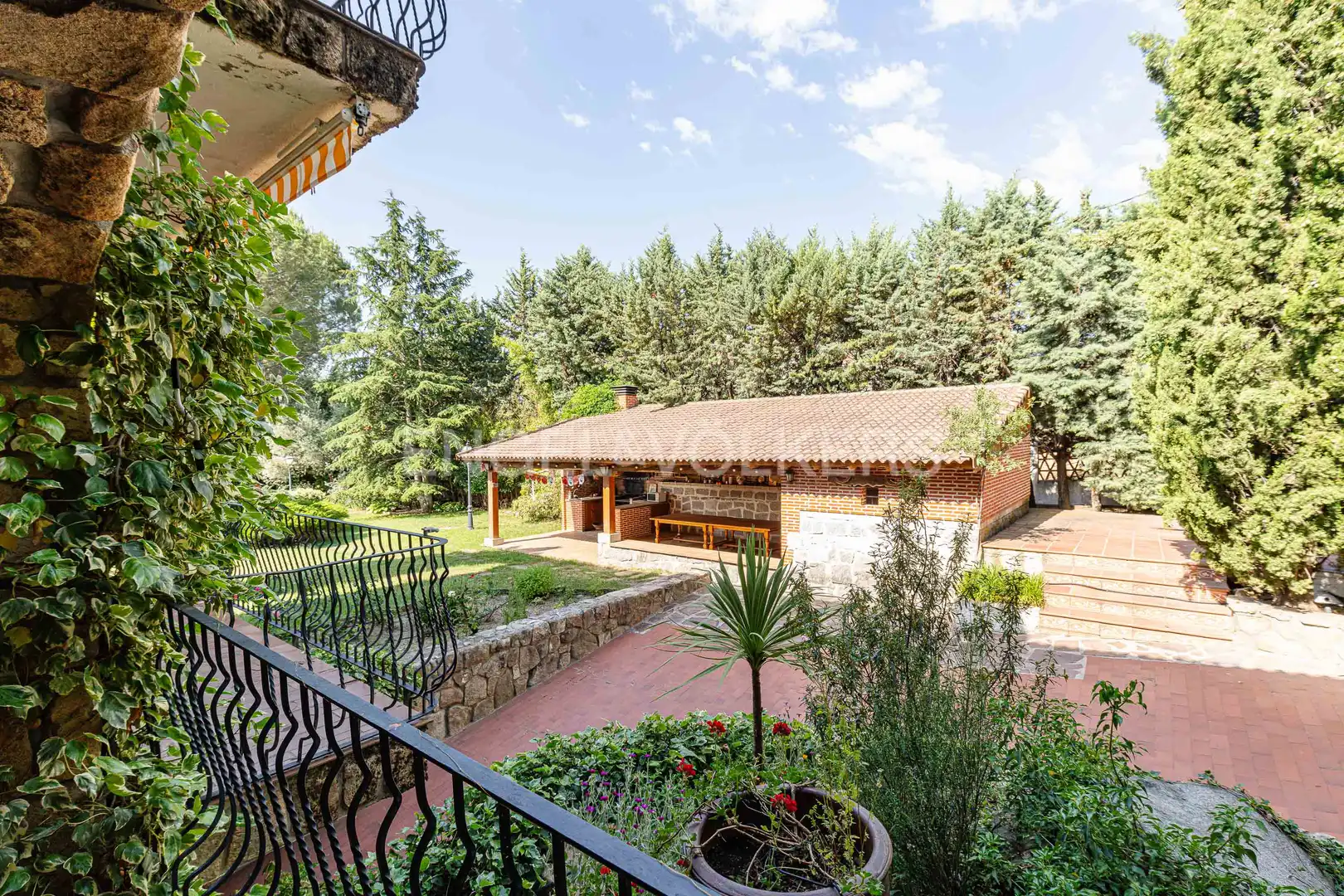Jardí de Casa o xalet en venda en Becerril de la Sierra amb Calefacció, Jardí privat i Piscina