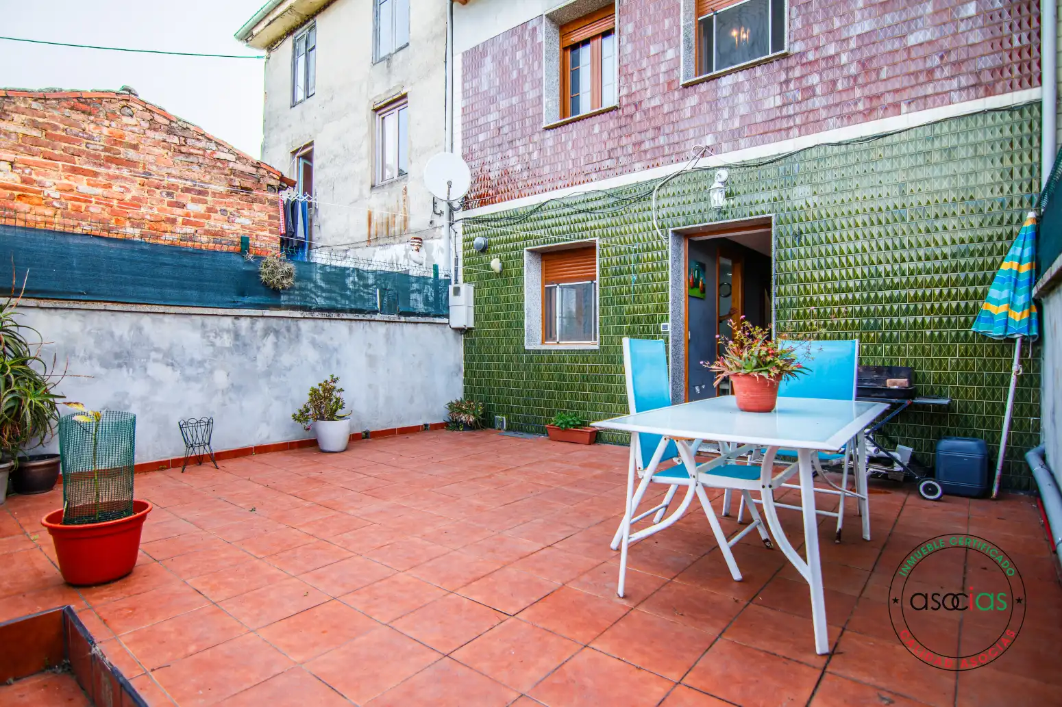 Terrassa de Casa o xalet en venda en San Martín del Rey Aurelio amb Calefacció, Jardí privat i Terrassa