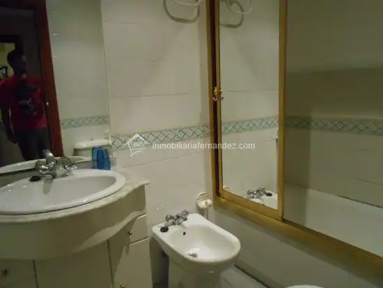 Bathroom of Flat for rent in Cáceres  with Heating, Terrace and Storage room