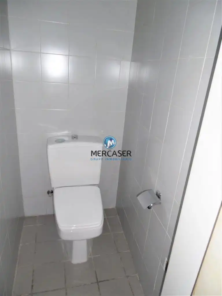 Badezimmer von Geschaftsraum zur Miete in Coslada