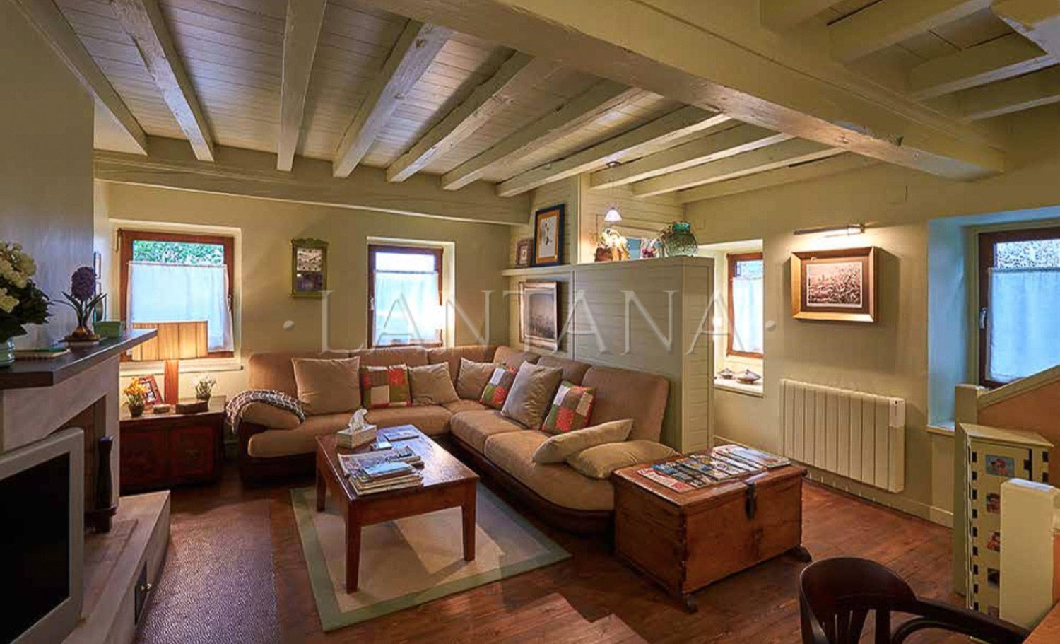 Sala d'estar de Casa o xalet en venda en Naut Aran amb Calefacció, Parquet i Moblat