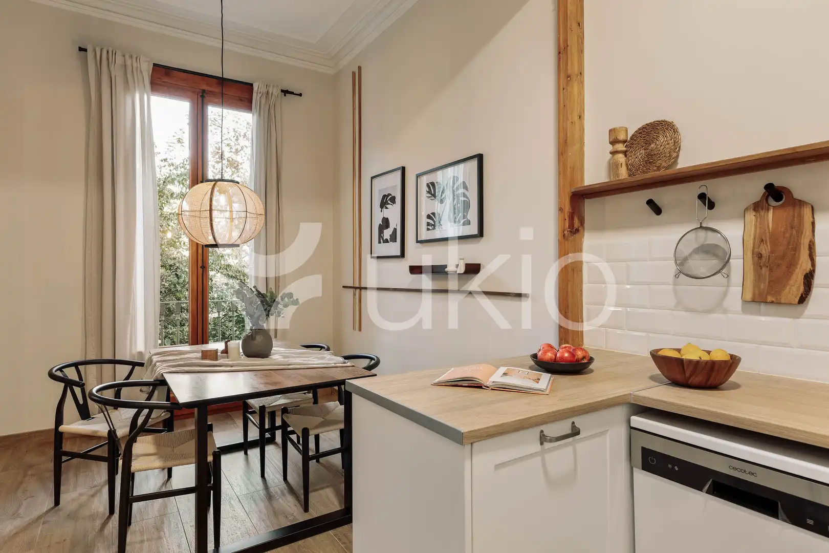 Apartamento con terraza en alquiler en Carrer de Pau Claris, imagen 4