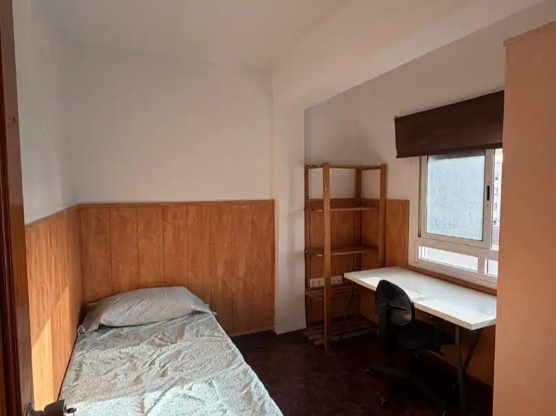 Bedroom of Flat for share in Nueva Andalucía