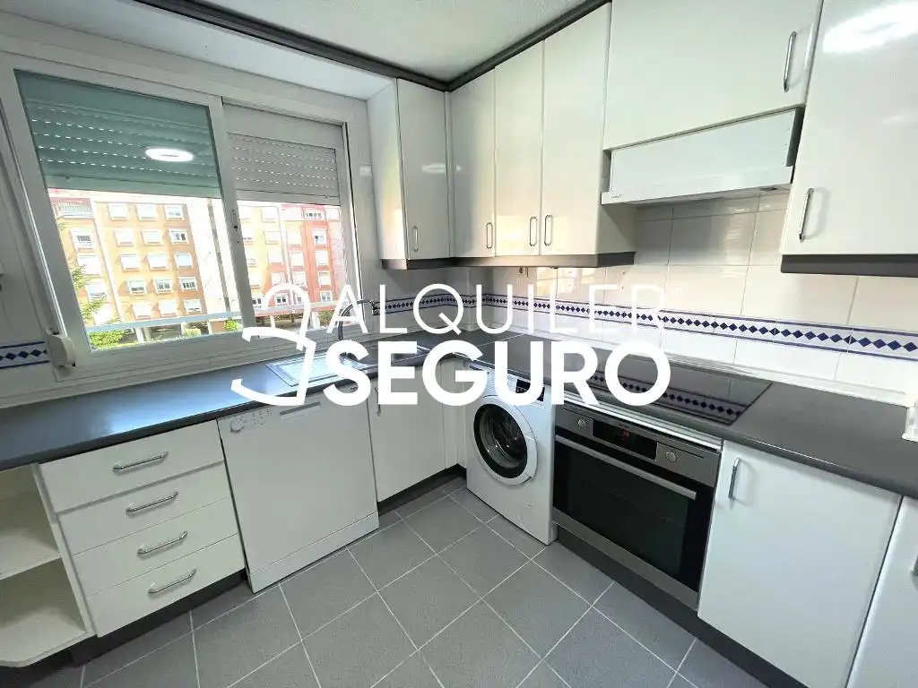 Cocina de Piso de alquiler en Madrid con Calefacción y Piscina