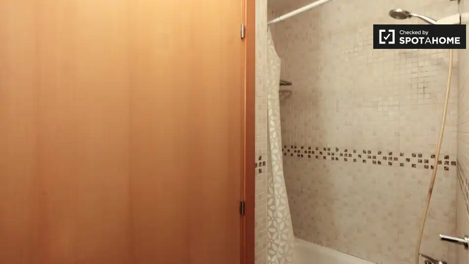 Habitació a La Nova Esquerra de l'Eixample