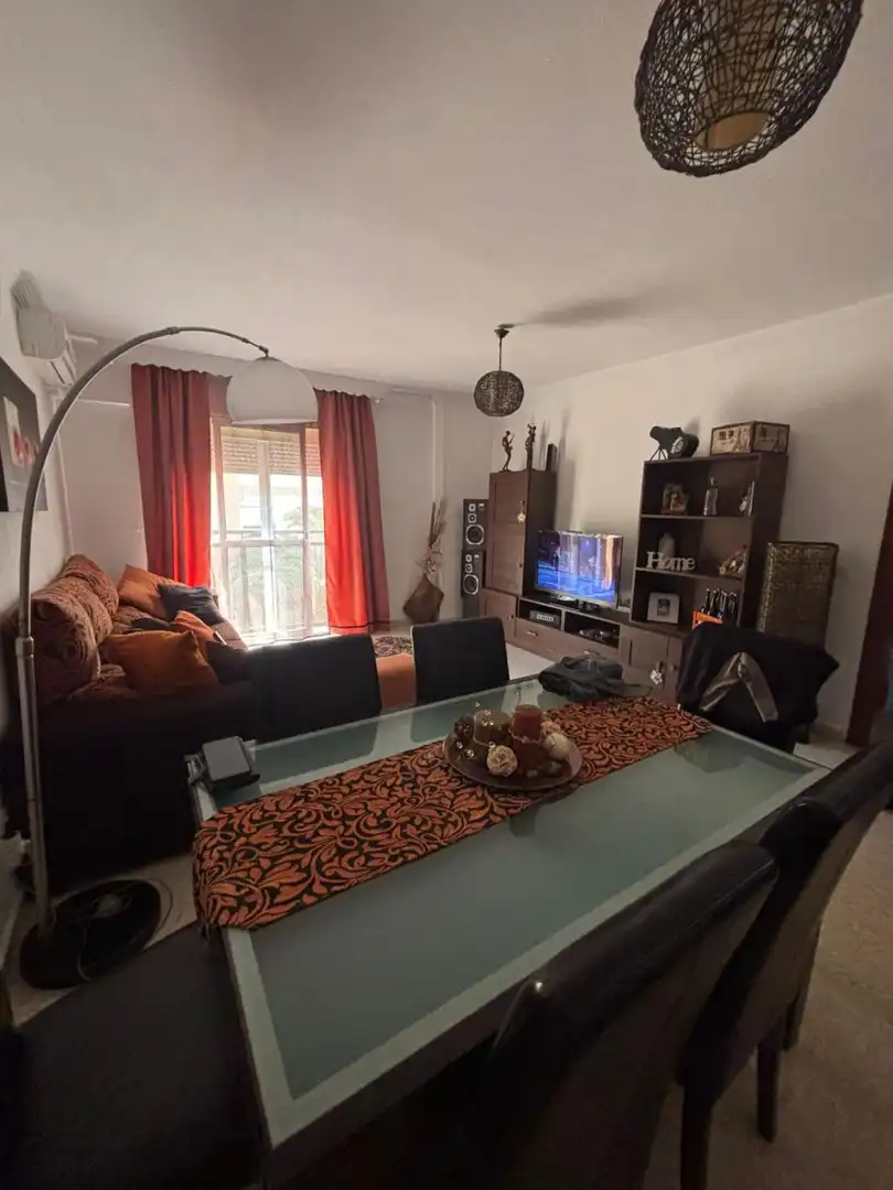 Sala d'estar de Pis en venda en Alcalá de Guadaira amb Aire condicionat i Traster